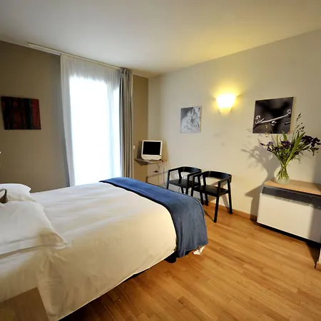 カデル ルーポ ホテル 4*