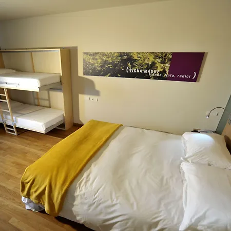 ホテル カデル ルーポ モンテルーポ・アルベーゼ