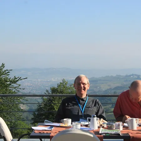 カデル ルーポ モンテルーポ・アルベーゼ