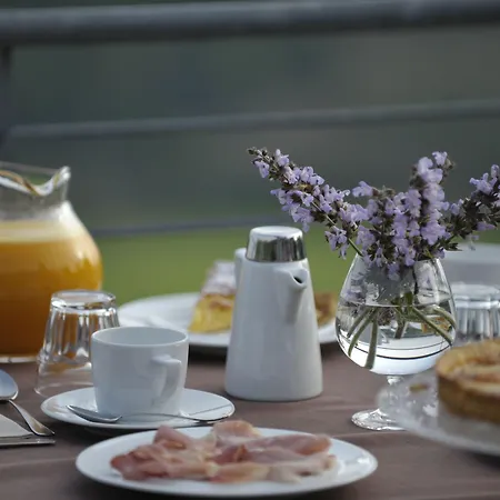 ホテル カデル ルーポ モンテルーポ・アルベーゼ