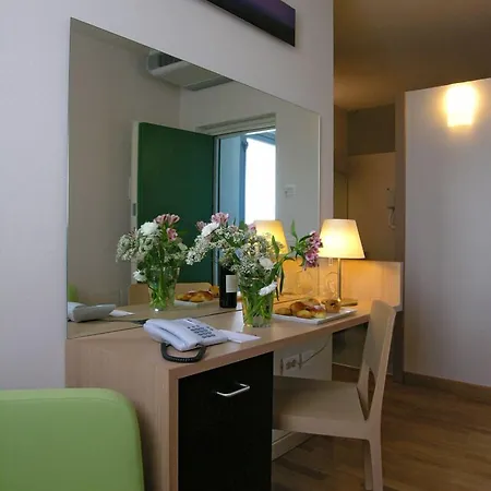 カデル ルーポ モンテルーポ・アルベーゼ